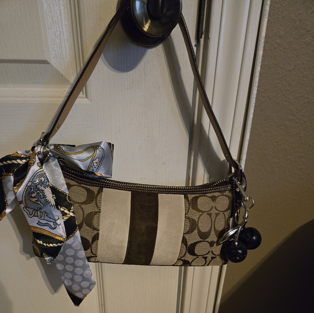 Coach Vintage Suede Strip Bagette  Brown and Cream Women's Bag - Picture 2 of 16